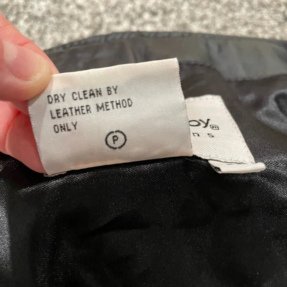 NWOT Pamela McCoy black quilted leather jacket. Size 2x. - Picture 16 of 16